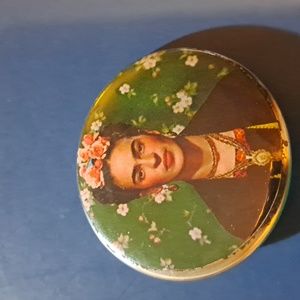 Frida Kahlo pin button Self Portrait Selfie